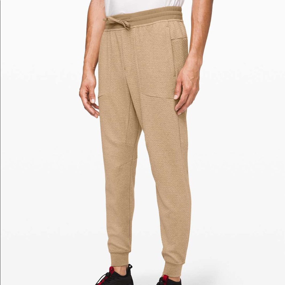 Lululemon at ease jogger in tan size L